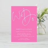 Skript Wir machen Foto QR Code Hot Pink Hochzeit Einladung (Stehend Vorderseite)