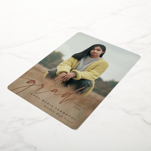 Skript zwei Foto Abschluss Ankündigung untersuchen (Gedreht)