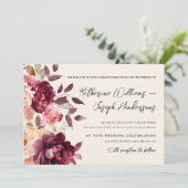 Skriptkalligrafie Bouquet Floral Burgundy Wedding Einladung (Stehend Vorderseite)