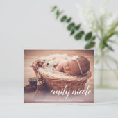 Skriptname Baby Girl Foto Geburtsankündigung Postkarte (Stehend Vorderseite)