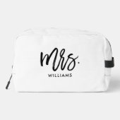 Skriptschrift "Mrs. Nachname" Waschbeutel (Rückseite)