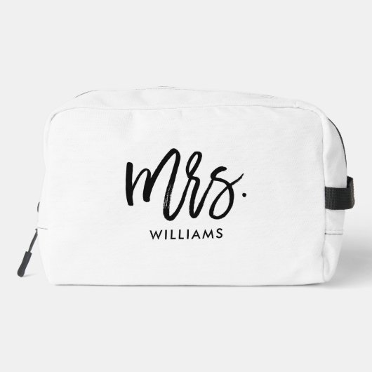Skriptschrift "Mrs. Nachname" Waschbeutel (Rückseite)