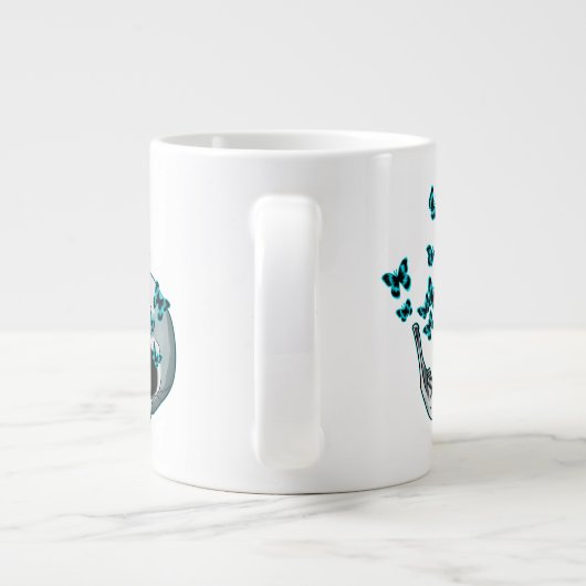 Skull and Blue Butterflies Mug Jumbo-Tasse (Rückseite)