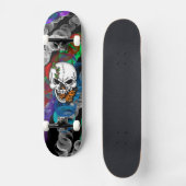 Skull and Monarch Butterfly Digitale Kunst Skateboard (Vorderseite)