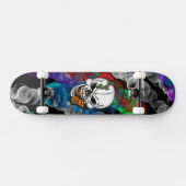 Skull and Monarch Butterfly Digitale Kunst Skateboard (Horizontal)