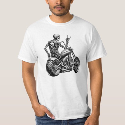 "Skull-Biker" auf heisser Maschine T-Shirt (Vorderseite)