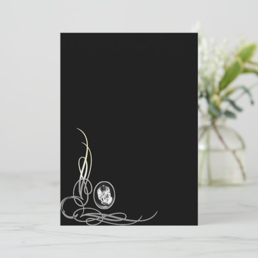 Skull Cameo Gothic Bridal Dusche Einladung (Stehend Vorderseite)