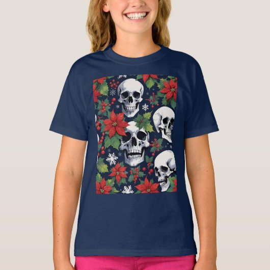 Skull Christmas With Poinsettias & Snowflakes T-Shirt (Vorderseite)