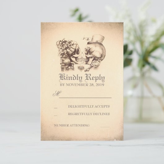 Skull Couple Day Wedding RSVP Cards (Stehend Vorderseite)