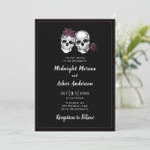 Skull Couple Roses Gothic Wedding Einladung (Stehend Vorderseite)