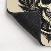 Skull-Design mit Flügeln und Symbolen Mousepad (Ecke)