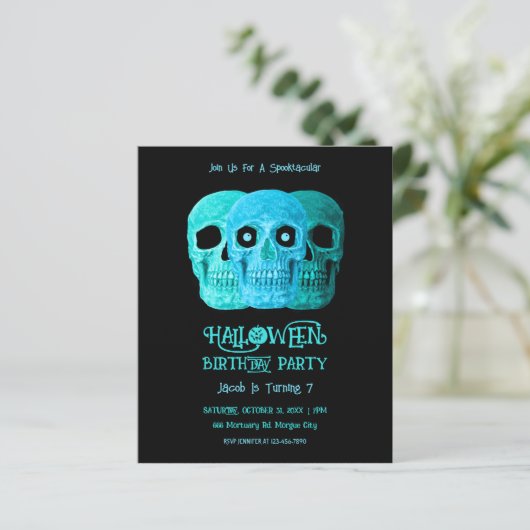 Skull Funny GothBlue Aquamarin Halloween Budget (Stehend Vorderseite)