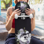 Skull Goth Black White Floral Flower Skateboard<br><div class="desc">Dieses Design kann personalisiert werden, indem Sie die Option Anpassen auswählen, um Text hinzuzufügen oder andere Änderungen vorzunehmen. Wenn dieses Produkt die Möglichkeit hat, das Design auf einen anderen Gegenstand zu übertragen, stellen Sie bitte sicher, dass das Design bei Bedarf angepasst wird. Kontaktieren Sie mich unter colorflowcreations@gmail.com , wenn Sie...</div>