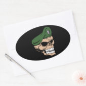 Skull Green Beret Ovaler Aufkleber (Umschlag)