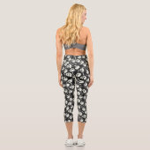 Skull Halloween Nahtloses Muster Capri Leggings (Rückseite)