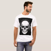 Skull Headphone Gothic Graphic T-Shirt (Vorne ganz)