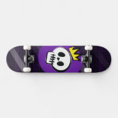 Skull King – Minimal Punk Skateboard (Horizontal)