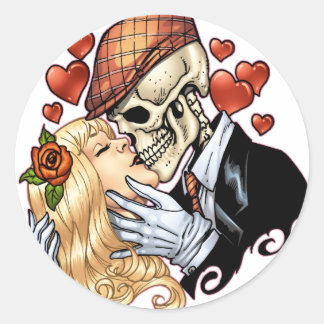 Skull Kiss mit Herzen und Rose von Al Rio Runder Aufkleber