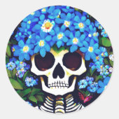 Skull mit Blue Vergiss-me-not-Blume Runder Aufkleber (Vorderseite)