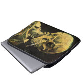 Skull mit brennender Zigarette von Vincent van Gog Laptopschutzhülle (Vorne Knopf)