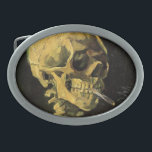 Skull mit brennender Zigarette von Vincent van Gog Ovale Gürtelschnalle<br><div class="desc">Skull with Burning Cigarette von Vincent van Gogh ist ein Vintager Post-Impressionismus der Kunst noch Leben Malerei. Ein Portrait über das Rauchen des menschlichen Skeletts. Ein tolles Bild für Raucher-Produkte. Rauchen tötet jedes Jahr 1000 Menschen, hilft jemandem, heute mit dem Rauchen aufzuhören. Ein tolles Bild für Halloween oder Día de...</div>