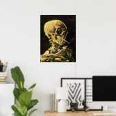 Skull mit brennender Zigarette von Vincent van Gog Poster (Heimbüro)
