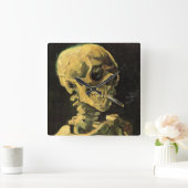 Skull mit brennender Zigarette von Vincent van Gog Quadratische Wanduhr (Zuhause)