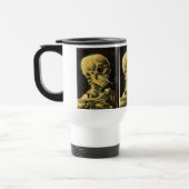 Skull mit brennender Zigarette von Vincent van Gog Reisebecher (Links)