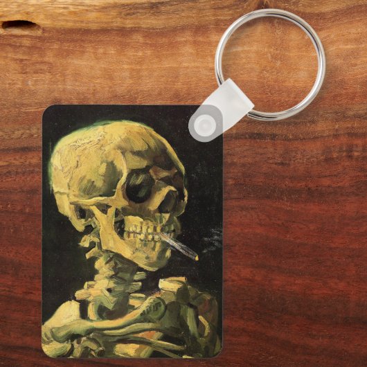 Skull mit brennender Zigarette von Vincent van Gog Schlüsselanhänger (Rückseite)