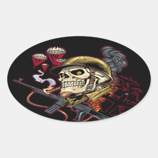 Skull mit Helm, Flugzeugen und Bomben Ovaler Aufkleber