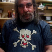 Skull mit Herz-T - Shirt