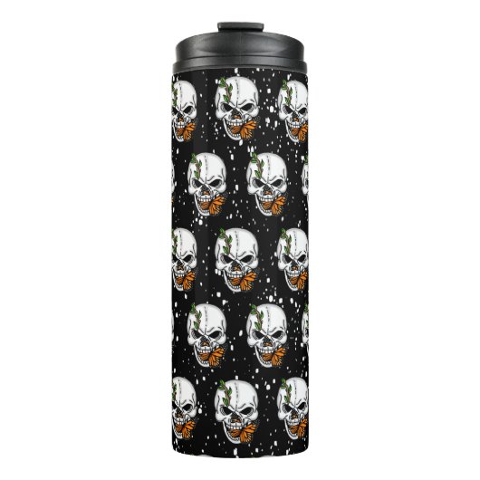 Skull mit Monarch Butterfly Schwarzer Hintergrund Thermosbecher (Vorderseite)