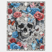 Skull mit Rose und Schmetterlinge Spitzen Hintergr Fleecedecke (Vorderseite)