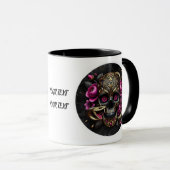 SKULL MIT SNAKE CUSTOM TASSE. TASSE (VorderseiteRechts)