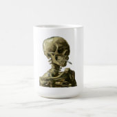 Skull mit Zigarette von Van Gogh Kaffeetasse (Mittel)
