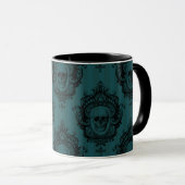Skull-Muster auf Green Vertical Stripes Halloween Tasse (VorderseiteRechts)
