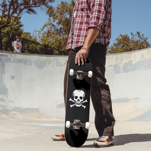 Skull n Bones Schwarzes Skateboard (Außenbereich 2)