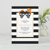 Skull-Paar Halloween Hochzeitsessen Probe Einladung (Stehend Vorderseite)