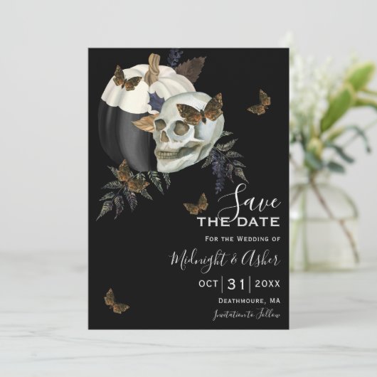 Skull Pumpkin Halloween Save the Date Einladung (Stehend Vorderseite)
