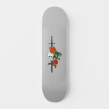 Skull-Rose und Schwert-Skateboard-Deck