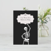Skull & Skeleton Halloween Einladung (Stehend Vorderseite)