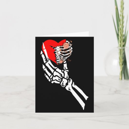 Skull Skeleton Hand Holding Red Heart Love Valenti Karte (Vorderseite)