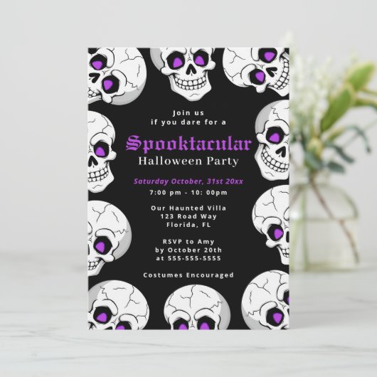 Skull Spooktacular Adulous Halloween Kostüm Party Einladung (Stehend Vorderseite)