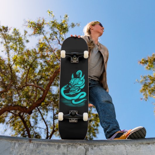Skull - Teufelskopf mit Schlange Skateboard (Außenbereich 1)