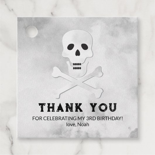 Skull und Crossbones Geburtstagsgeschenk-Tag Geschenkanhänger (Vorderseite)