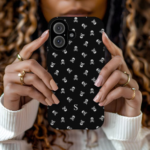 Skull und Crossbones Mit Monogramm Halloween iPhone 16 Hülle