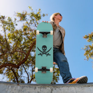 SKULL UND KREUZELN PIRATE SKATEBOARD DECK