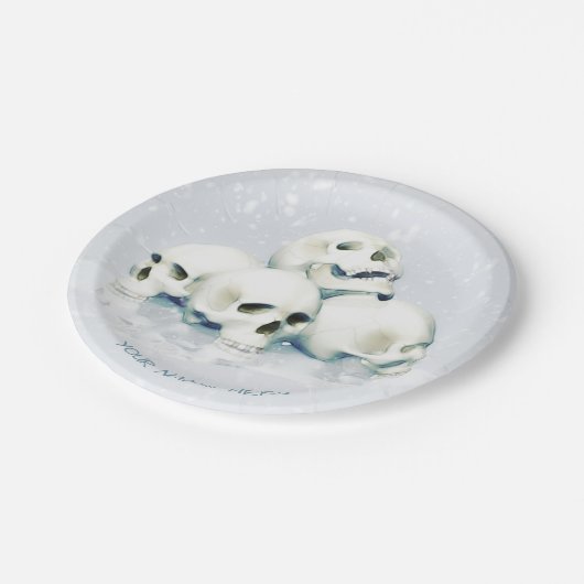 Skulls in the snow. Personalized Pappteller (Schrägansicht)