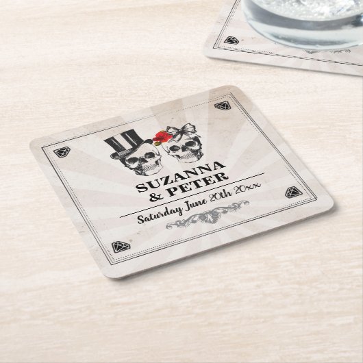 Skulls Rustikale Rose Untersetzer Hochzeitskulptur (angewinkelt)