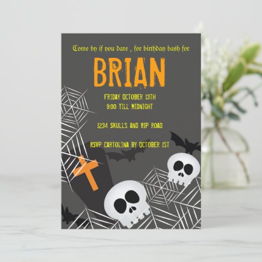 Skulls spinnen Netze und rippen hallowen Geburtsta Einladung (Stehend Vorderseite)